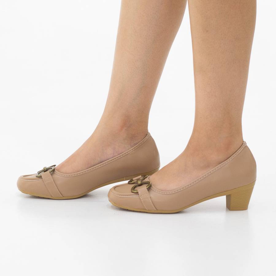Nuna 5cm heel court shoes with a gold metal trim