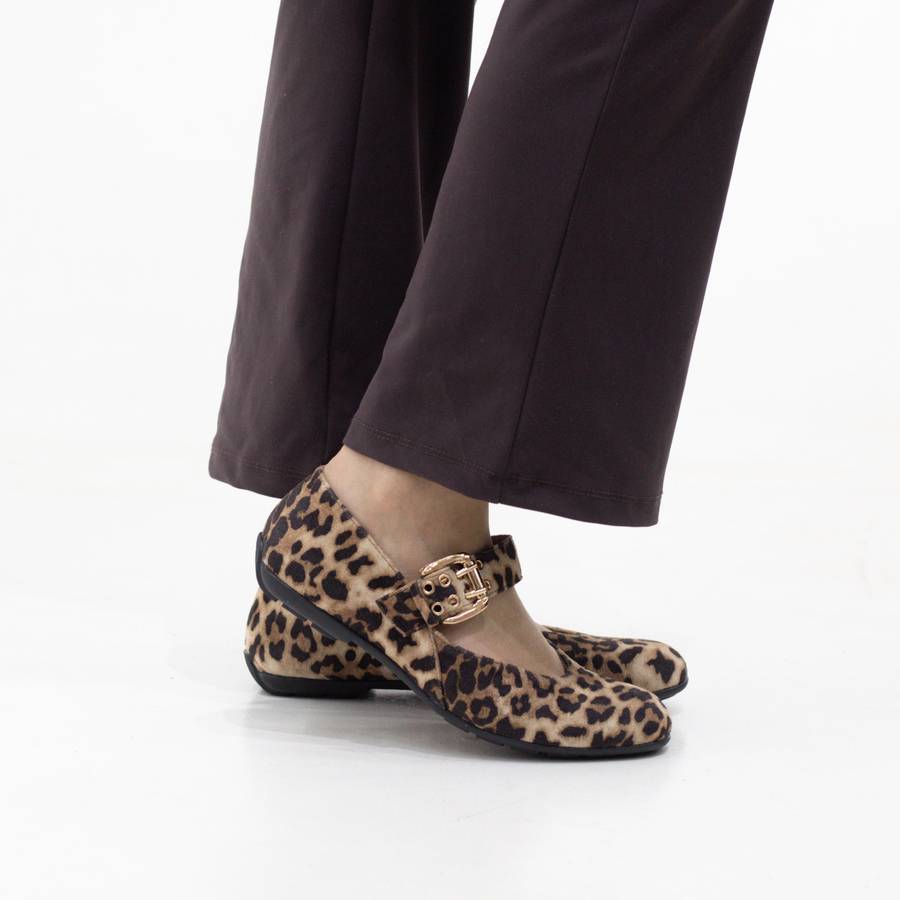 Mags single band round toe  comfy pump shoes
