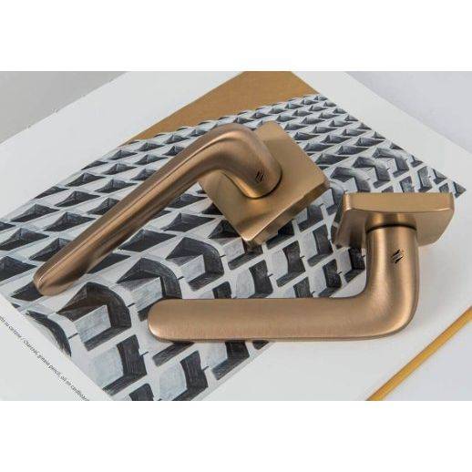 Exclusive Italian lever handle on square rose