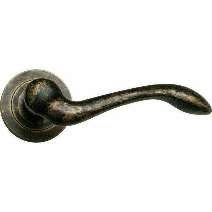 Italian lever handle on rose