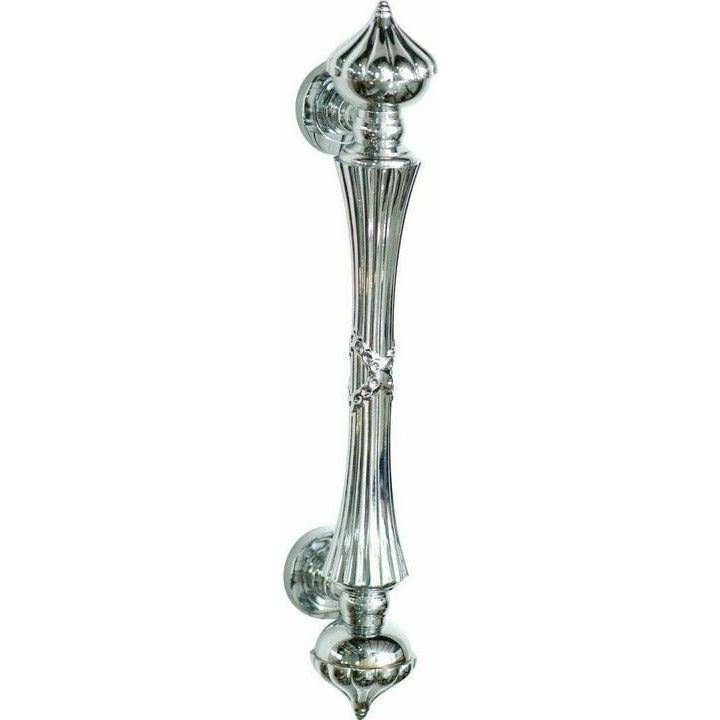 Pull handle with finials