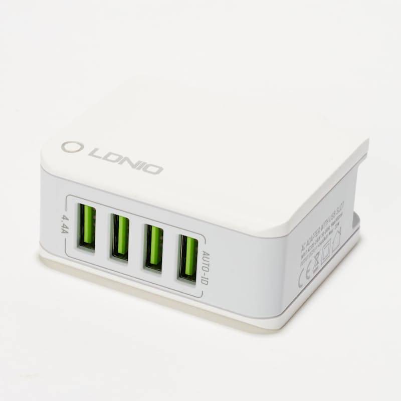LDNIO 4-Port USB Auto-ID 4.4A Fast Charging Adapter