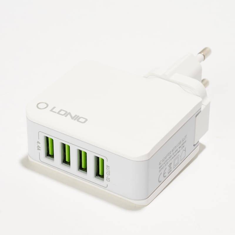 LDNIO 4-Port USB Auto-ID 4.4A Fast Charging Adapter