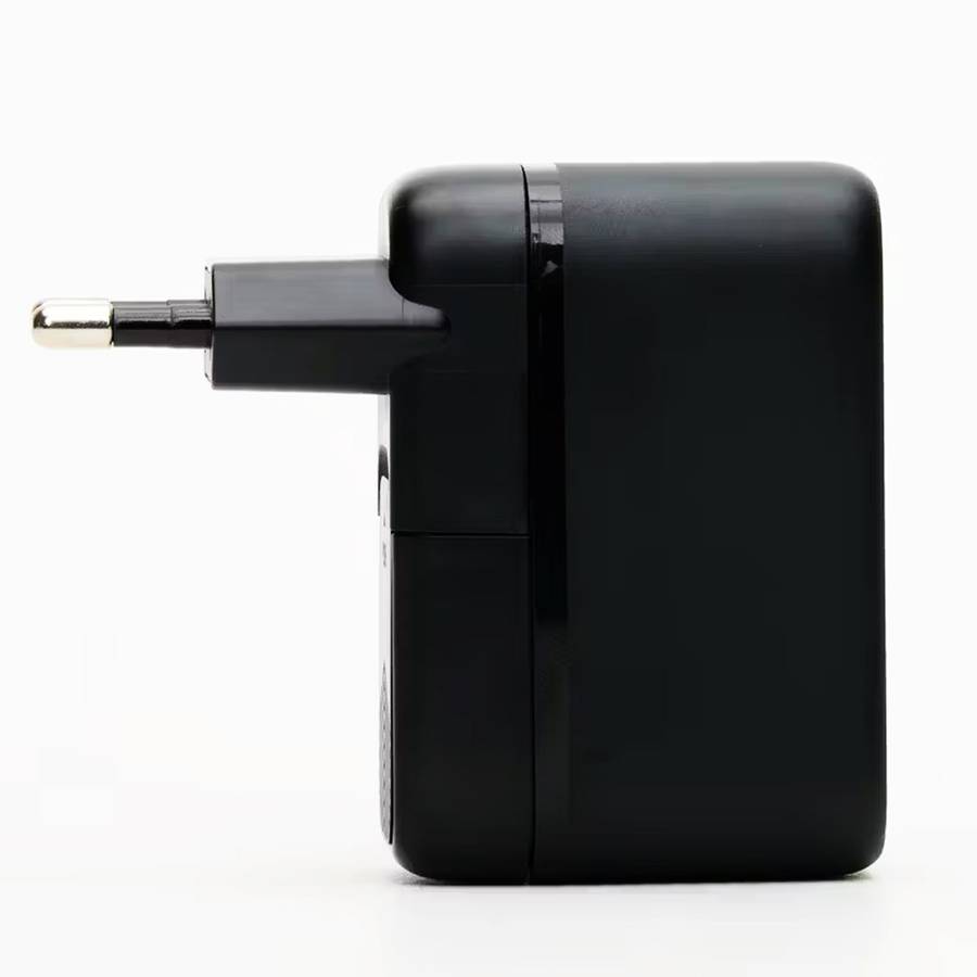 LDNIO 65W GaN Fast Charger with International Plugs & 3 USB-C Ports