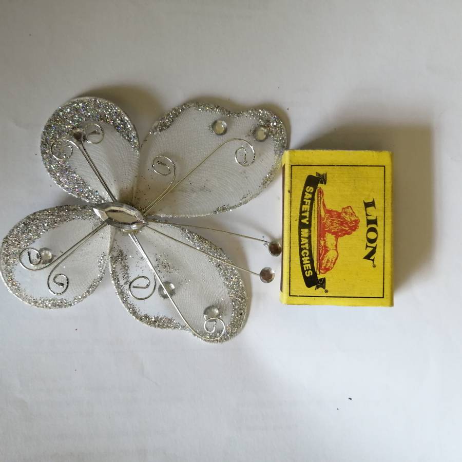 Butterfly Wire, Beads and Glitter (White)