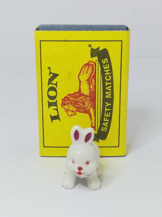 Miniature White Bunny Small (In My Pocket) Collectable