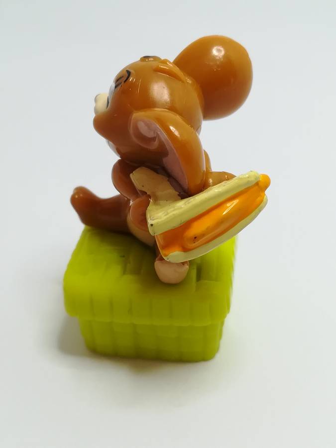 Miniature Mouse Holding Sandwich (Miniature, suitable for printer's tray)