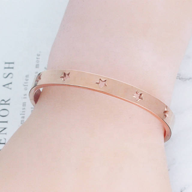 Diva five-pointed star hollow buckle bracelet