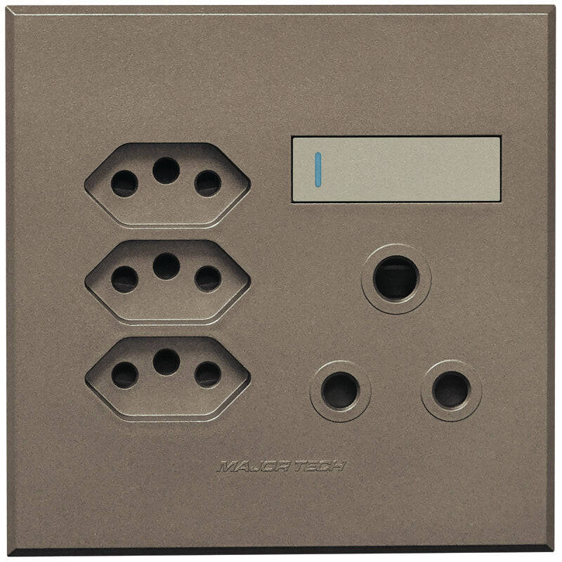 Veti 3 - 4 x 4 Single RSA, Triple V-Slim Sockets