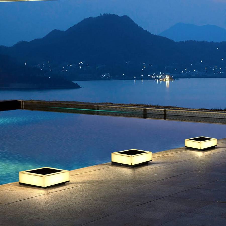 Solar CCT Pillar Top Light