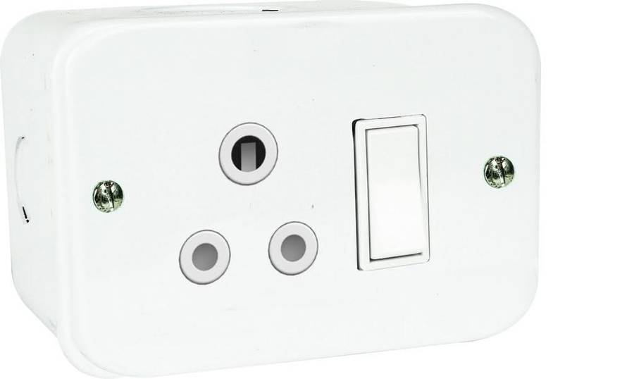 Industrial Metal Clad Switched Socket Single