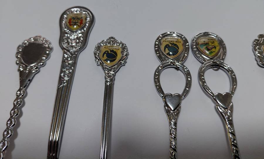 Souvenir Teaspoon & Butter Knife Collection - 9 Crested Spoons Plus 1 Butter Knife