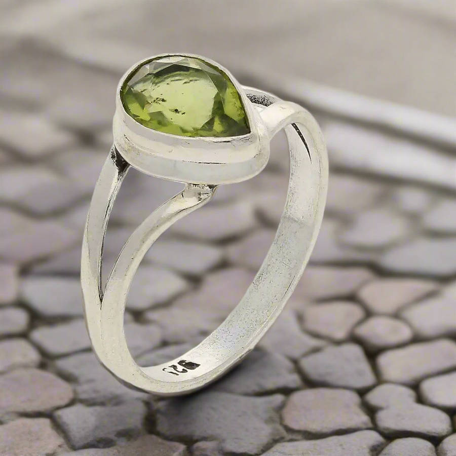 Contemporary Sterling Silver Peridot Ring - Split Shank Design with Teardrop Gemstone