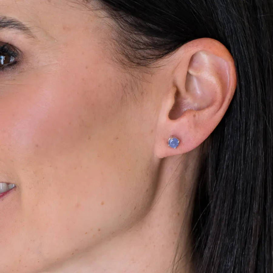Elegant Sterling Silver Stud Earrings Featuring 5mm Tanzanite