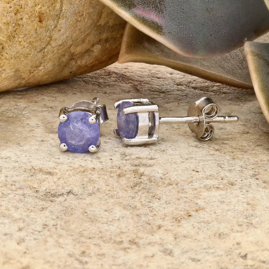 Elegant Sterling Silver Stud Earrings Featuring 5mm Tanzanite