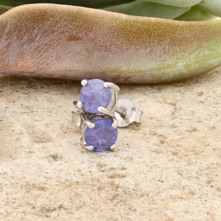 Elegant Sterling Silver Stud Earrings Featuring 5mm Tanzanite