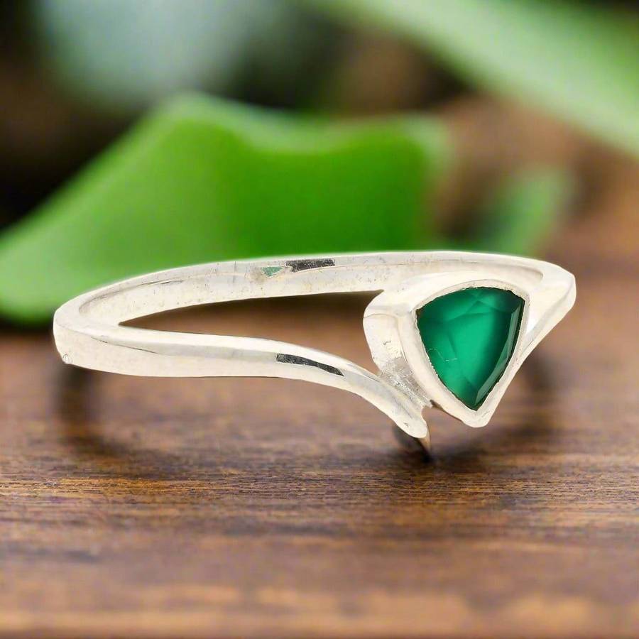 Green Chalcedony Glow: Trillion-Cut Tranquility Ring