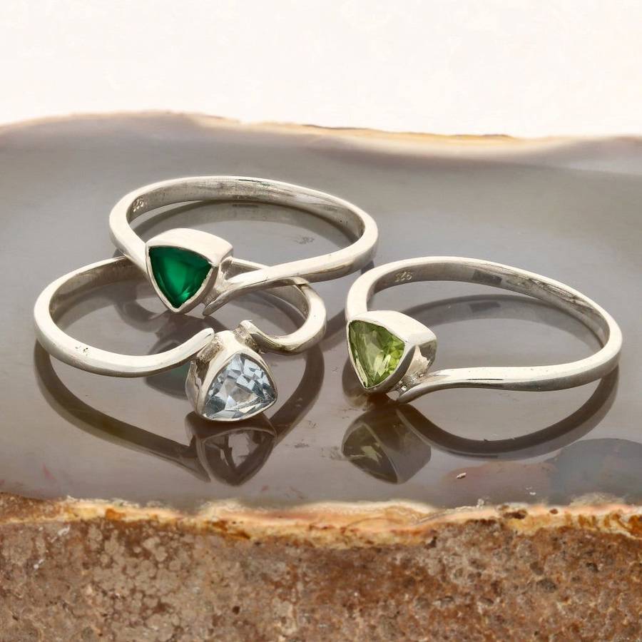 Green Chalcedony Glow: Trillion-Cut Tranquility Ring
