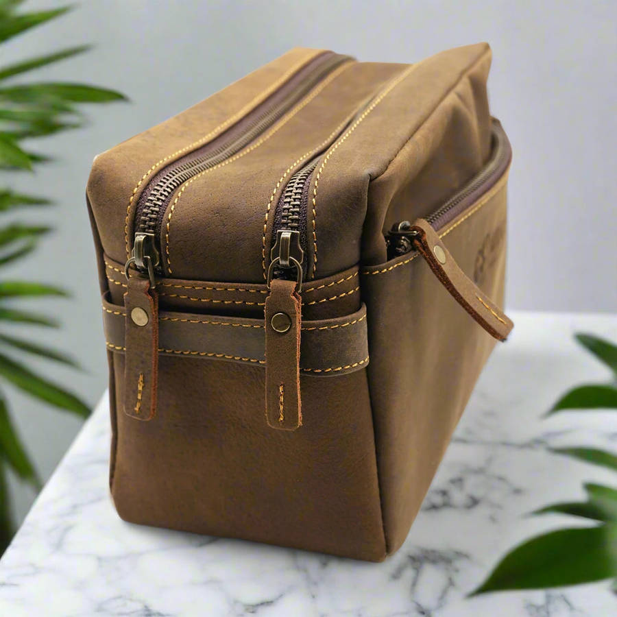 Double Zip LeatherToiletry Bag - Gift set