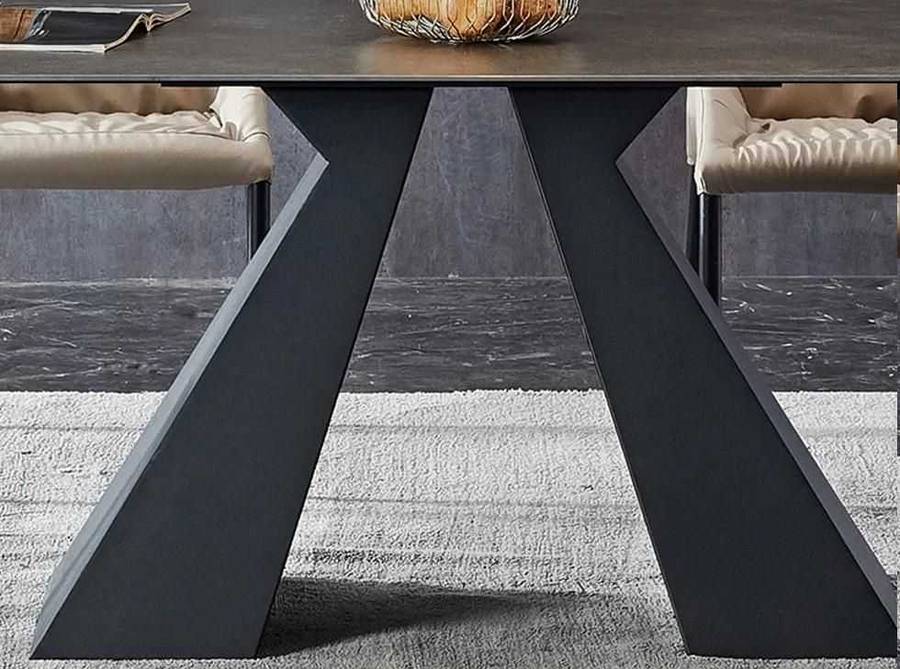 Kielshof Modern Dining Table