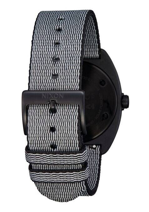 NIXON Light Wave Men's Watch