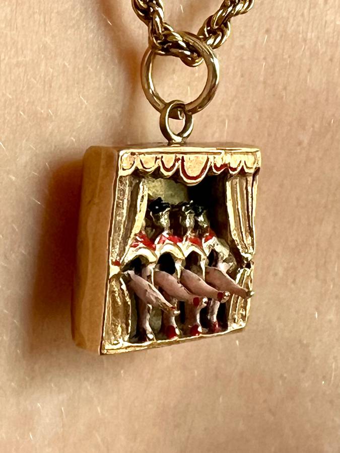 9ct Gold French Can-Can Dancing Pendant
