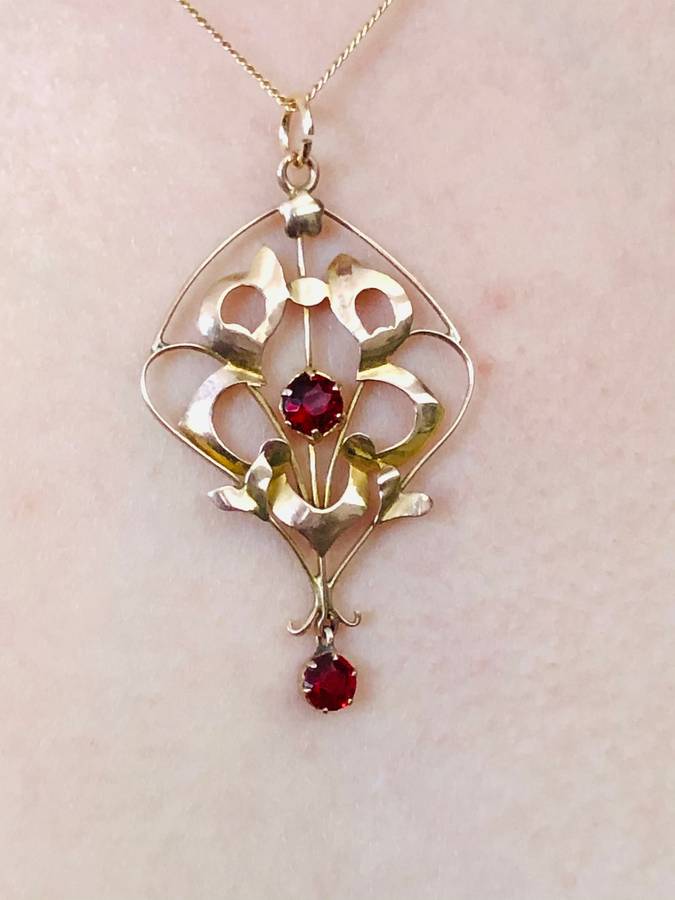 Antique Art Nouveau Rose Gold Lavalier