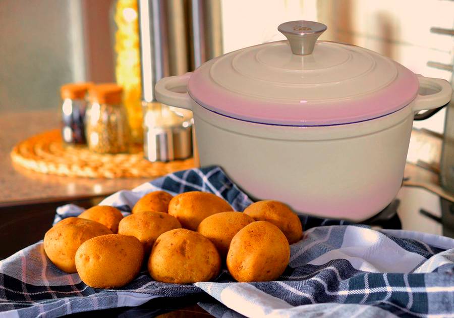 LMA Branded 7 Piece Cast Iron Dutch Oven Cookware Set - Ice Cream