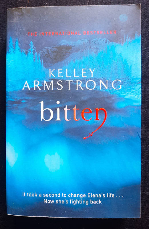 Bitten (Otherworld #1) (Kelley Armstrong)