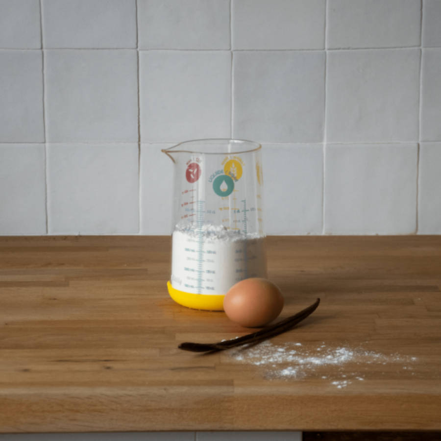 Pebbly Yellow Glass Measuring Jug with Silicone Base - 500 ml