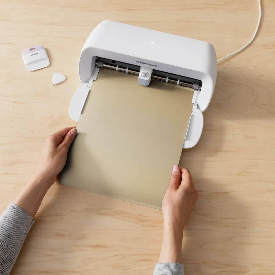 2010379 - Cricut Smart Vinyl Permanent Joy Xtra 24.1x91.4cm 1 Sheet (Mat Champagne)