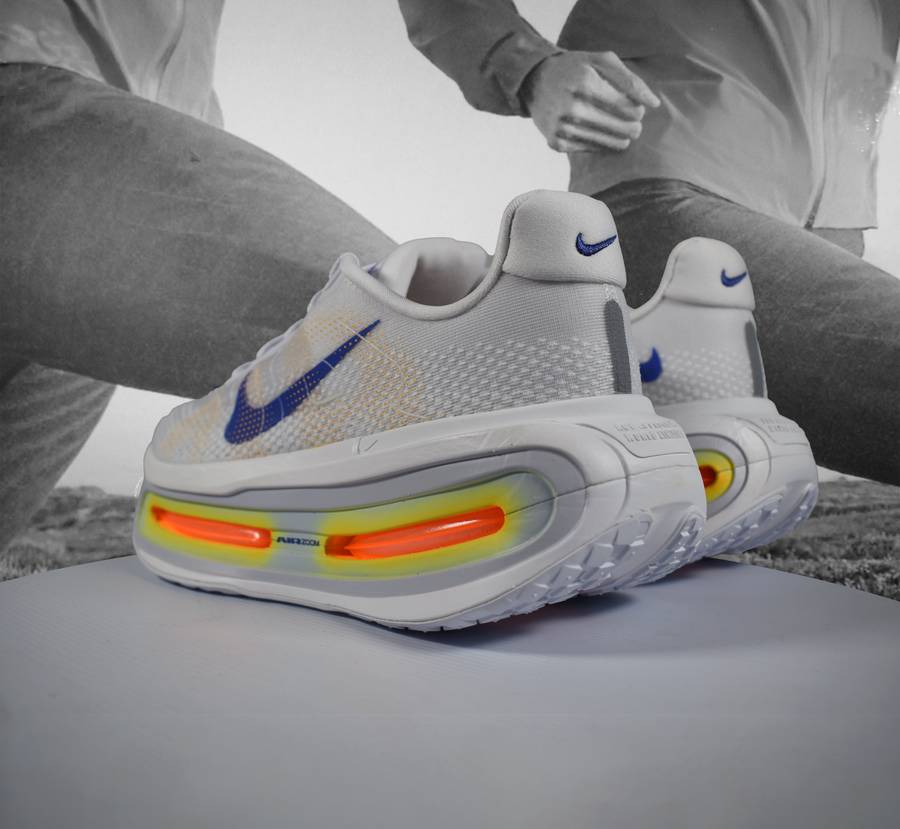 Nike VOMERO PREMIUM Mens Road Running Shoe