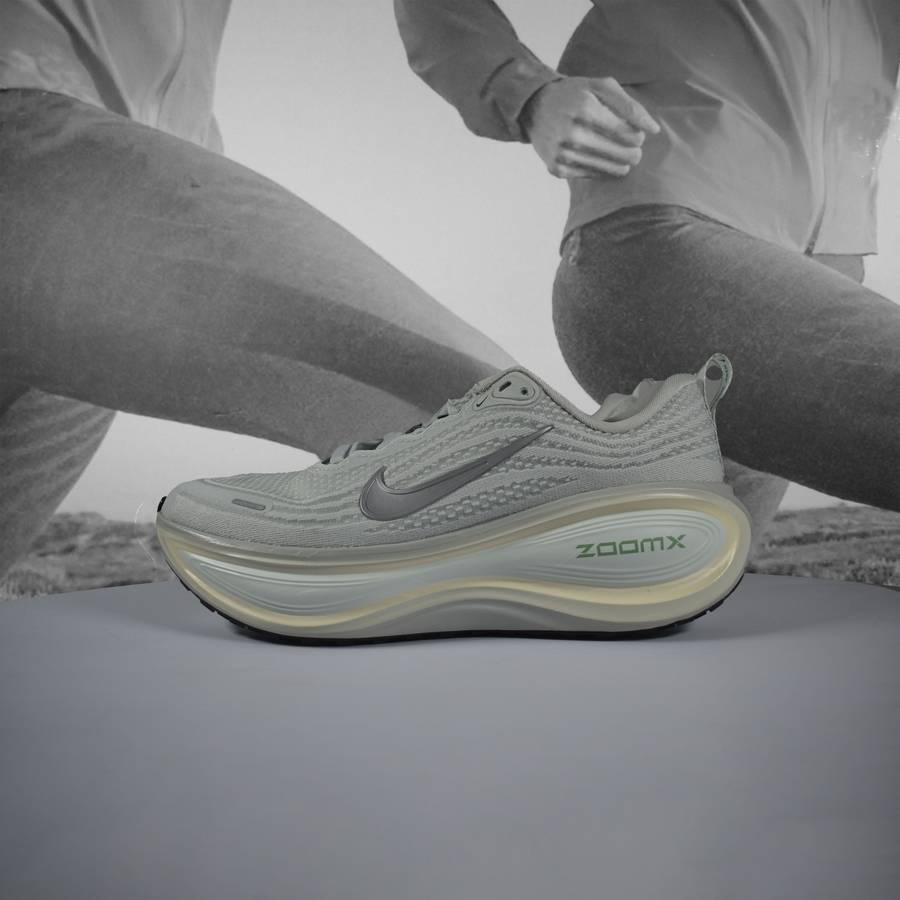 Nike Vomero Plus Womens Running Shoes