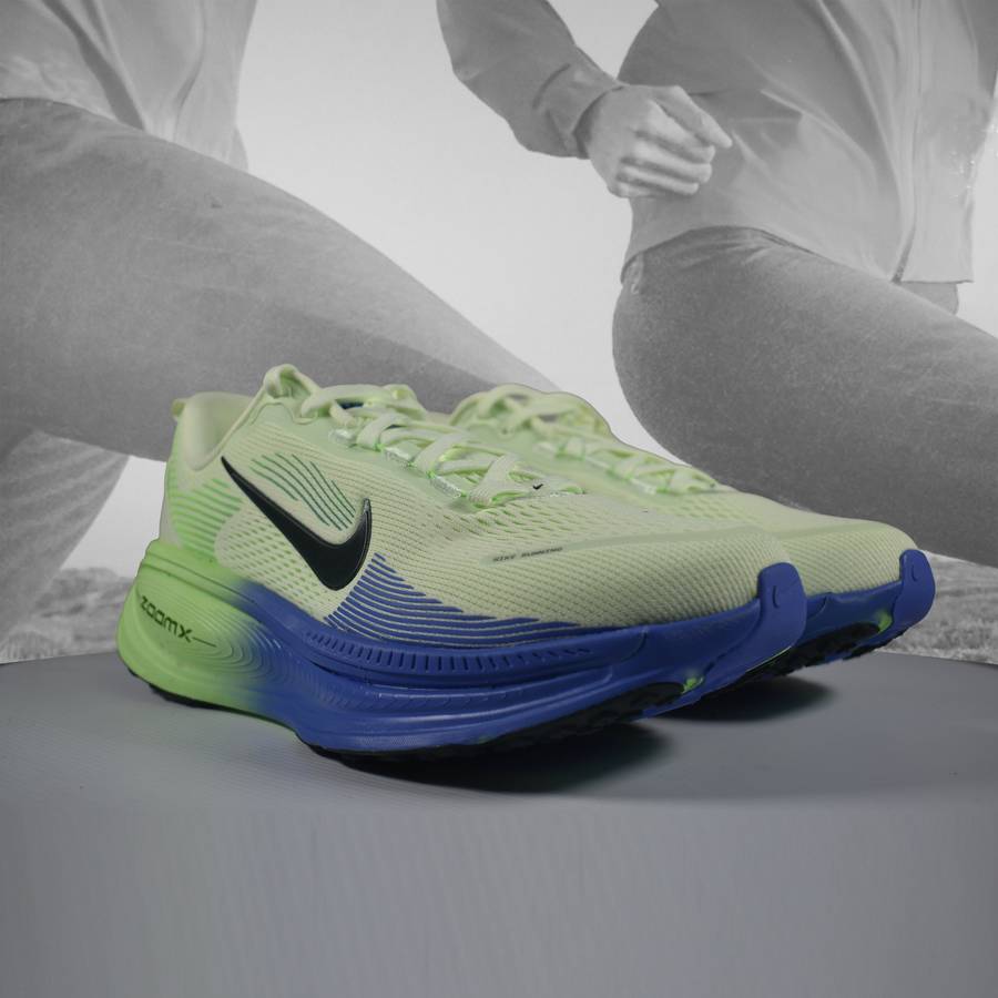 Nike VOMERO 18 Mens Neutral Running Shoes