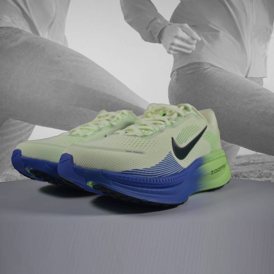 Nike VOMERO 18 Mens Neutral Running Shoes