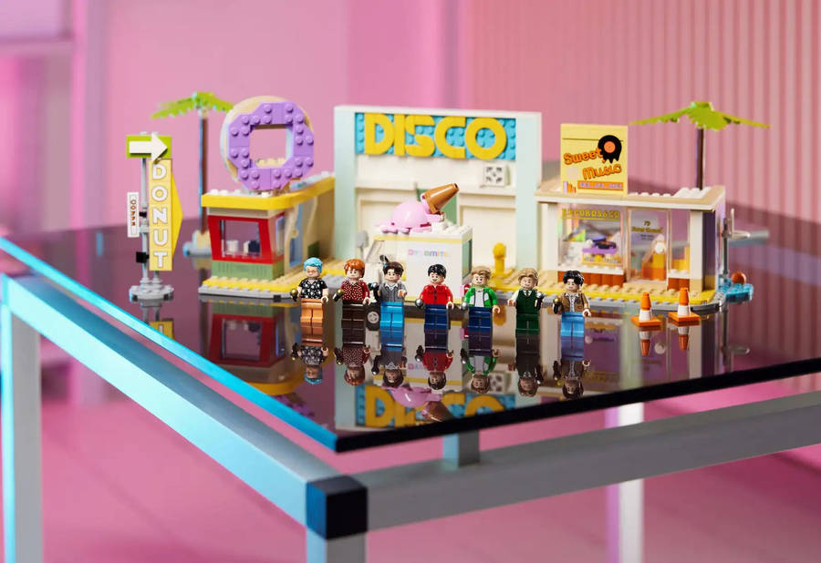 LEGO® Ideas BTS Dynamite (21339) music video set