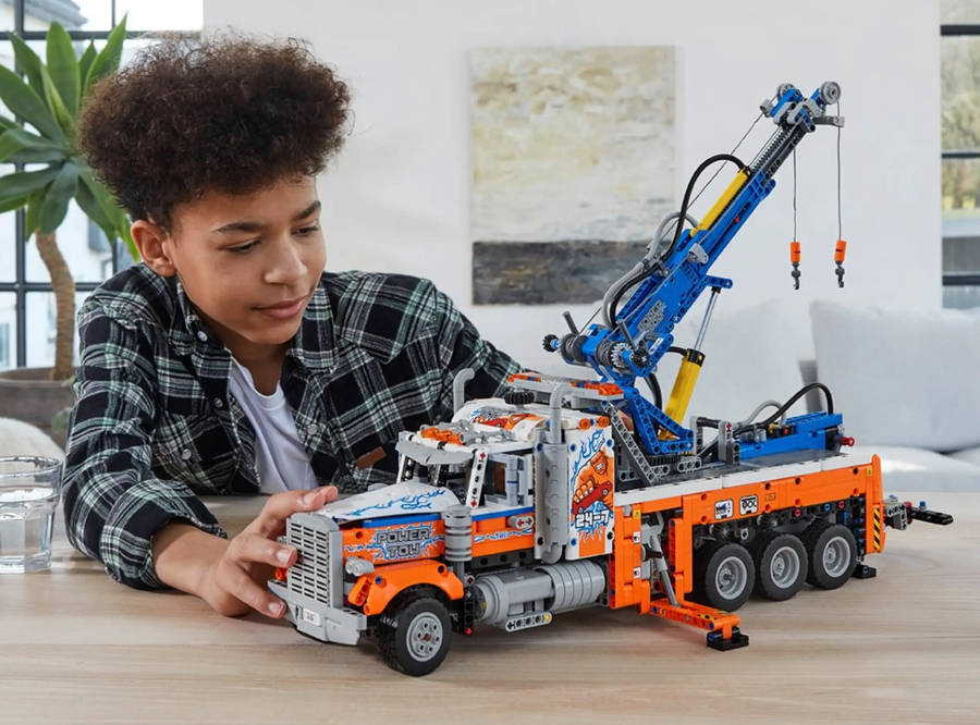 LEGO Technic 42128 Heavy-duty Tow Truck