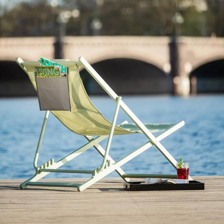 MFurn Folding Beach Chair With Padded Headrest And Storage Pocket