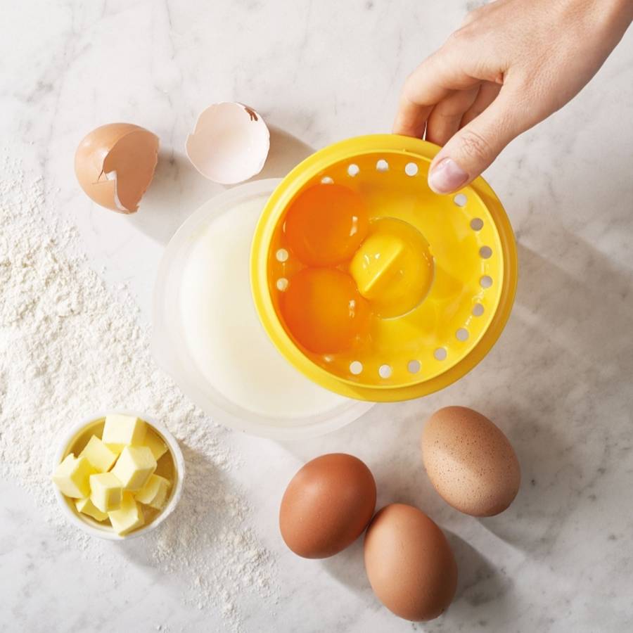 Egg Yolk Separator with 500ml Container  6-Egg Capacity Egg White Filter with Integrated Cracker