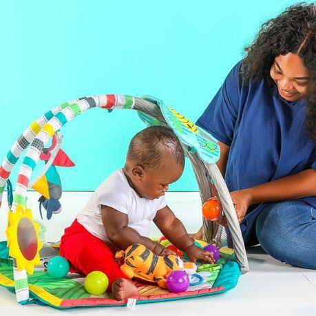 Bright Starts - Winnie the Pooh Happy as Can Bee Activity Gym