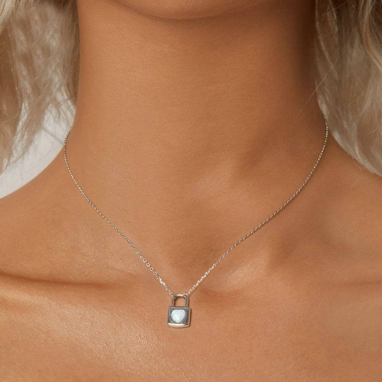 S925 Sterling Silver Platinum-plated Valentine Day Heart Lock Necklace for Women(BSN377)