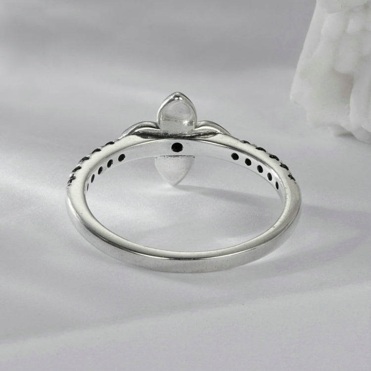 SCR1075 S925 Sterling Silver Oxidized Retro Elegant Black and White Flower Ring(7)