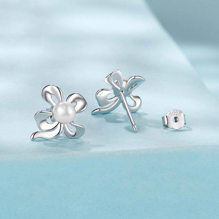 S925 Sterling Silver Freshwater Pearl Flower Earrings(SCE1842)