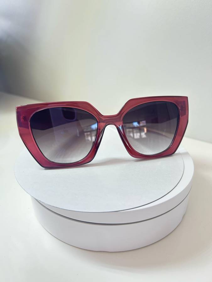 Square cat eye sunglasses