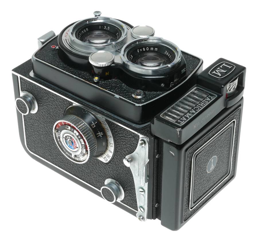 Yashica - Mat LM TLR Camera Yashinon 80mm f/3.5 Lens 120