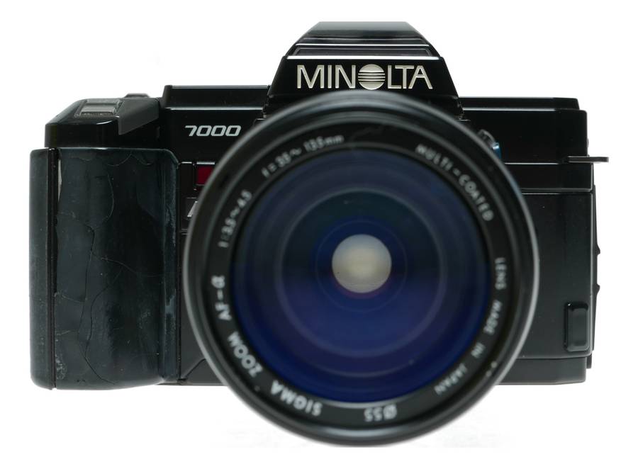 Minolta 7000 AF SLR Camera Sigma Zoom 28 - 135mm f/3.5 -