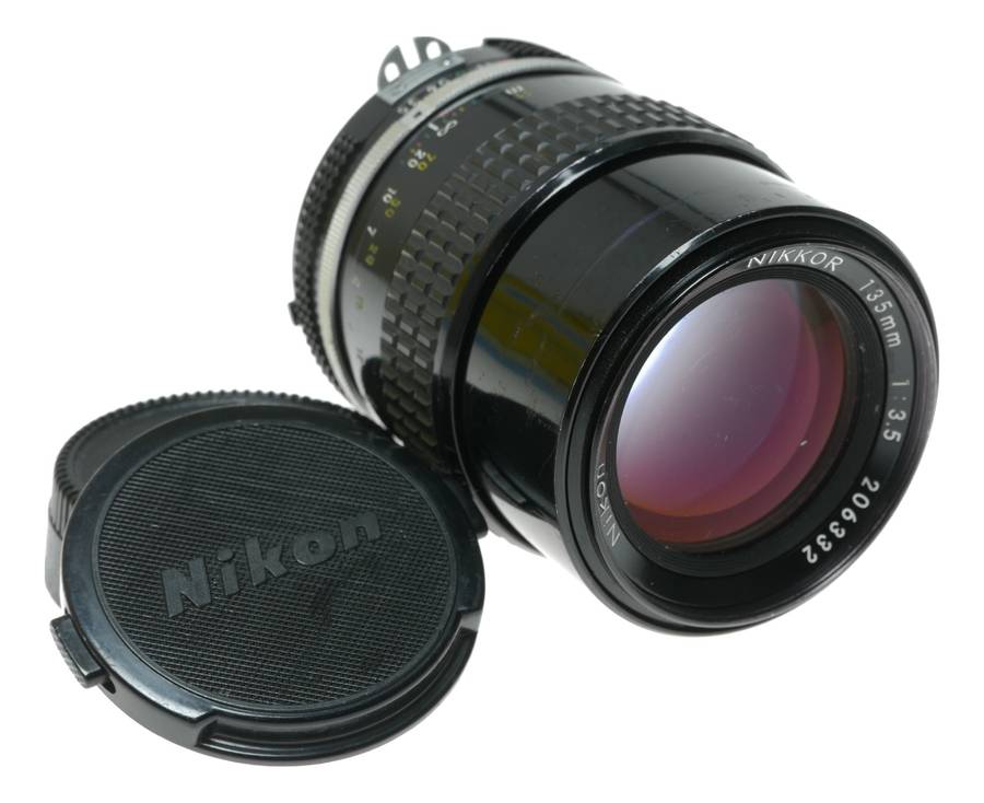 Nikon Nikkor 135mm f/3.5 Manual Focus SLR Lens Made in Japan