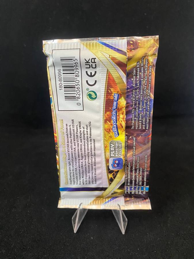 Pokémon - VINTAGE - SEALED - Sword and Shield Brilliant Stars - Charizard - Booster Pack