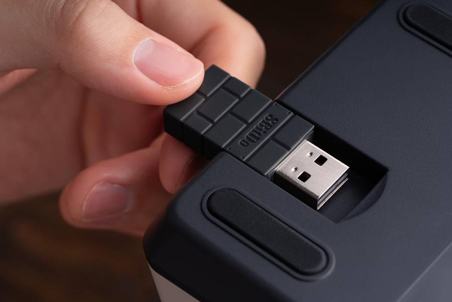 8BitDo Retro 18 Mechanical Numpad N Edition