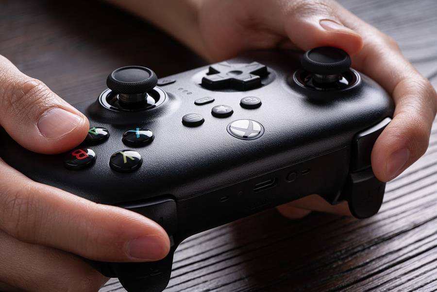 8BitDo Ultimate 3-mode Wired Controller for Xbox With Hall Effect